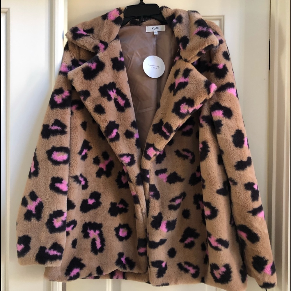 Leopard print faux fur coat